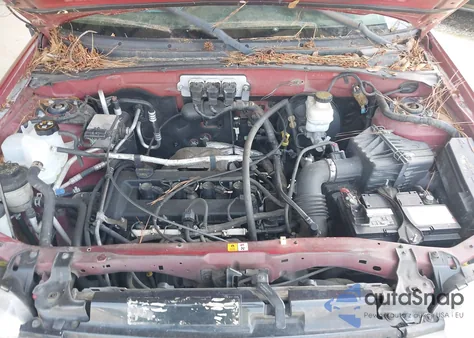 2005 Ford Escape Xls z USA, uszkodzony, nr VIN 1FMYU92Z75DA05019